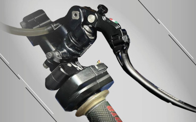 The Accossato model GA radial brake master cylinder makes its debut in British Superbike. Now the limits of braking are no longer the same!