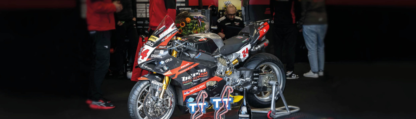 Great Superbike victory for Accossato racing: Nicholas Spinelli wins Race 1 in Assen on his overall debut!